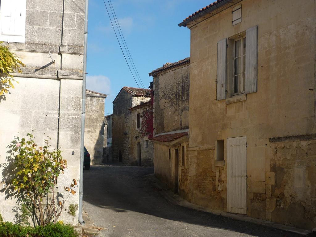 Chambres D'Hotes L'En Haut Des Vignes Mérignac Exterior foto
